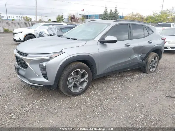 KL77LHE24RC196144 2024 CHEVROLET TRAX - Image 2