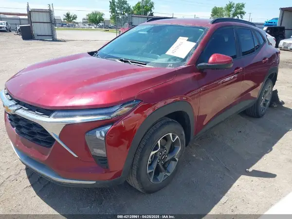KL77LHE24RC211676 2024 CHEVROLET TRAX - Image 2