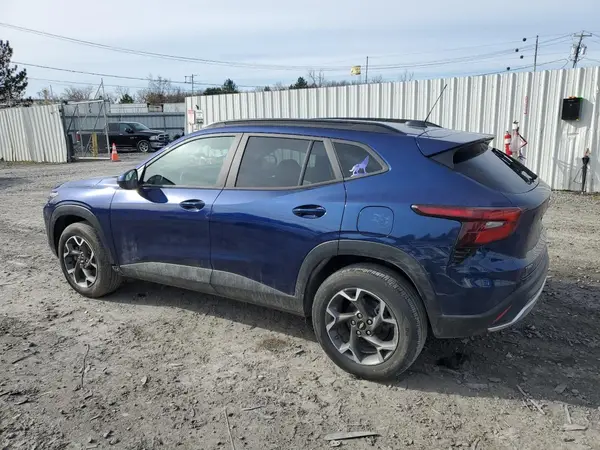 KL77LHE24RC215730 2024 CHEVROLET TRAX - Image 2