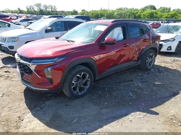 KL77LHE24RC228719 2024 CHEVROLET TRAX - Image 2