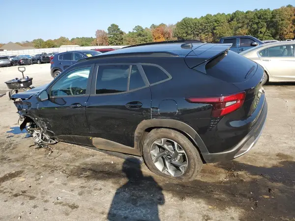 KL77LHE24RC238134 2024 CHEVROLET TRAX - Image 2
