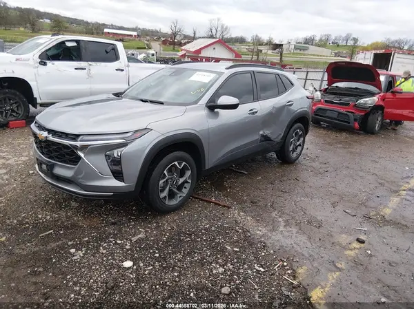 KL77LHE24RC241406 2024 CHEVROLET TRAX - Image 2