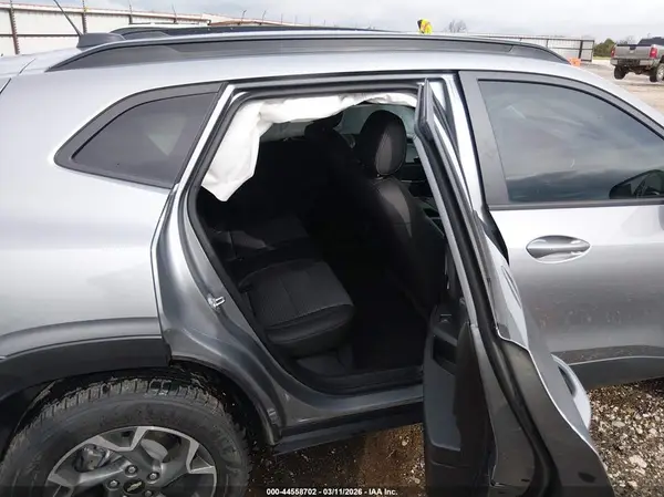 KL77LHE24RC241406 2024 CHEVROLET TRAX - Image 8