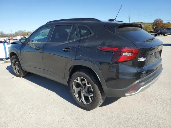 KL77LHE24RC246170 2024 CHEVROLET TRAX - Image 2