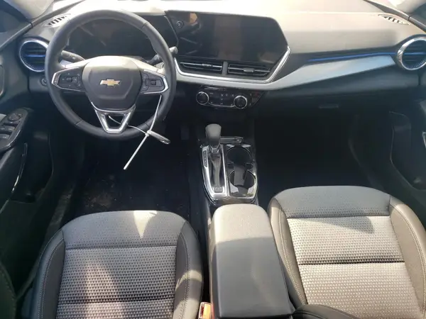 KL77LHE24SC033340 2025 CHEVROLET TRAX - Image 8