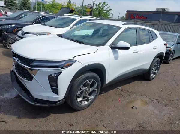 KL77LHE24TC076254 2026 CHEVROLET TRAX - Image 2