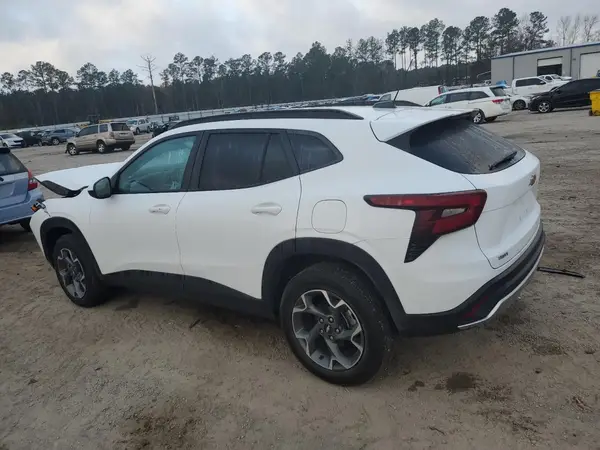 KL77LHE25RC009736 2024 CHEVROLET TRAX - Image 2