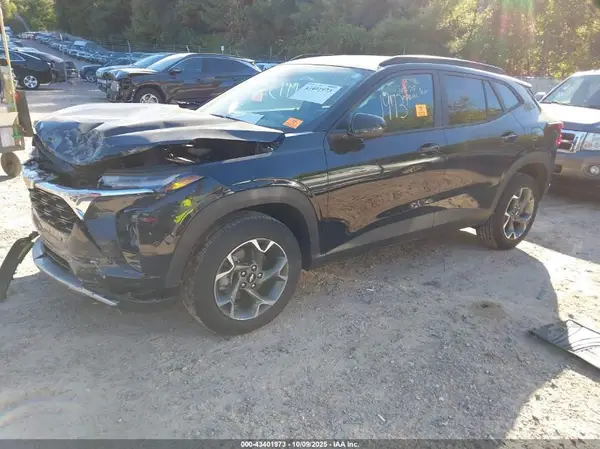 KL77LHE25RC015729 2024 CHEVROLET TRAX - Image 2