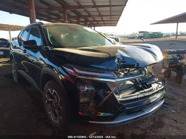 KL77LHE25RC037021 2024 CHEVROLET TRAX - Image 1