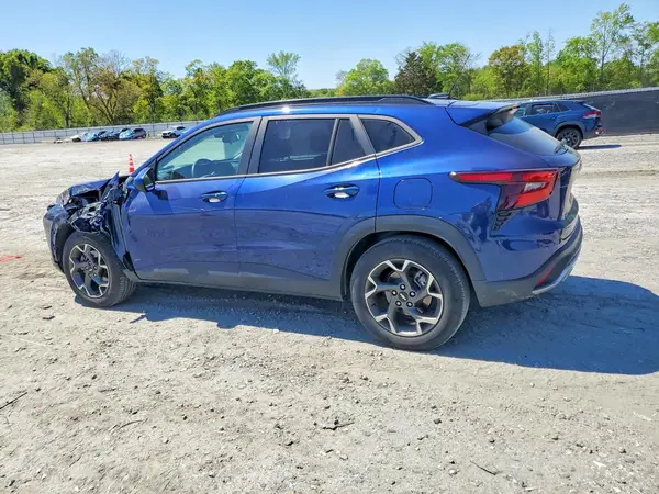 KL77LHE25RC043482 2024 CHEVROLET TRAX - Image 2
