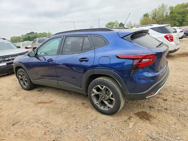 KL77LHE25RC052876 2024 CHEVROLET TRAX - Image 2