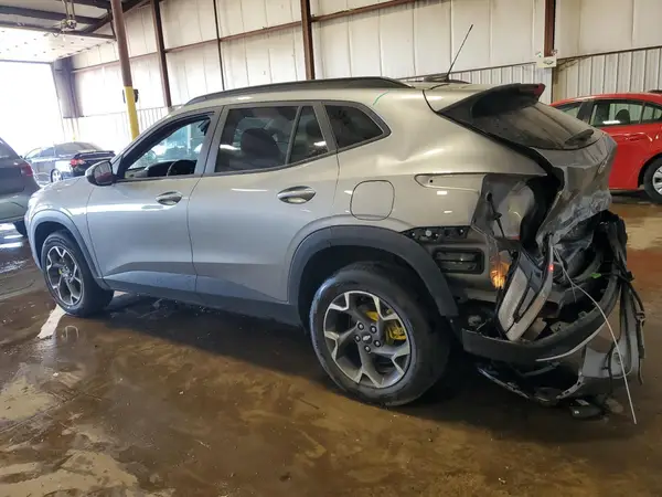 KL77LHE25RC061416 2024 CHEVROLET TRAX - Image 2
