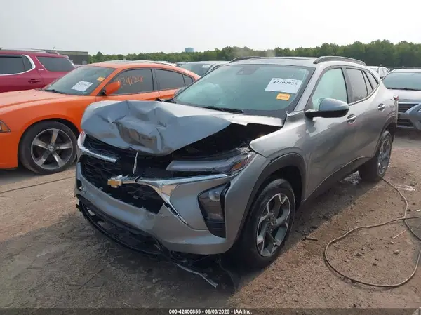 KL77LHE25RC077809 2024 CHEVROLET TRAX - Image 2