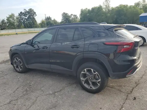 KL77LHE25RC123204 2024 CHEVROLET TRAX - Image 2