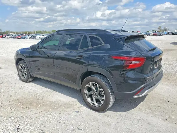 KL77LHE25RC134011 2024 CHEVROLET TRAX - Image 2