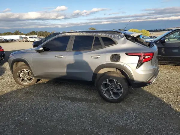 KL77LHE25RC162911 2024 CHEVROLET TRAX - Image 2
