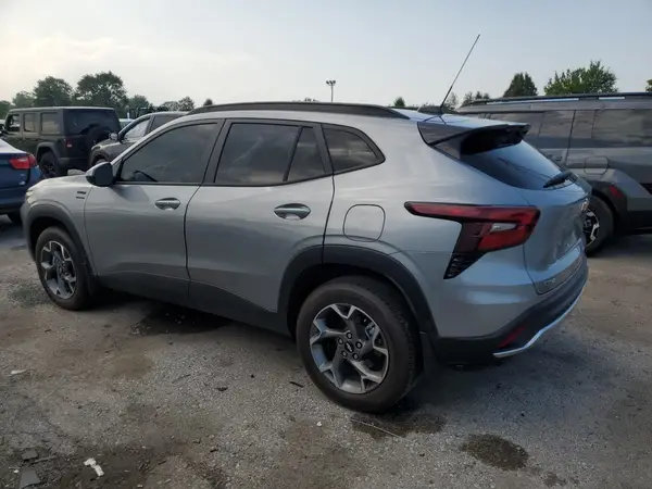 KL77LHE25RC178137 2024 CHEVROLET TRAX - Image 2