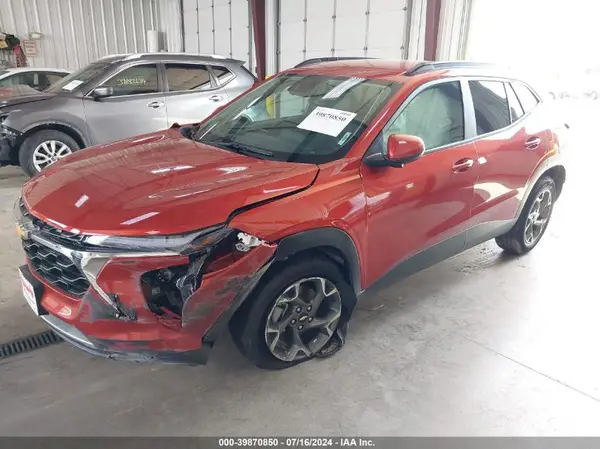 KL77LHE25RC205935 2024 CHEVROLET TRAX - Image 2