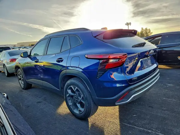 KL77LHE25RC216370 2024 CHEVROLET TRAX - Image 2