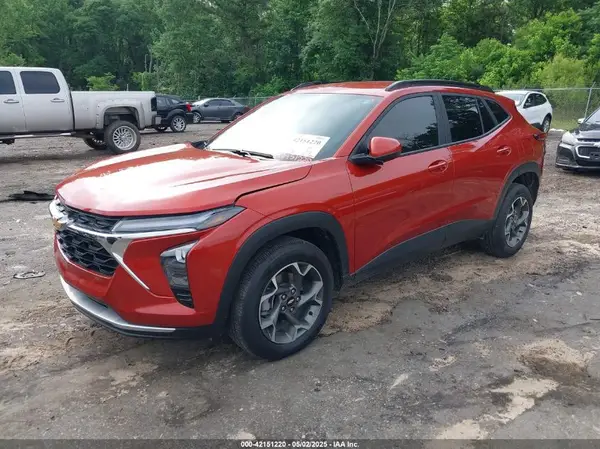 KL77LHE25RC218829 2024 CHEVROLET TRAX - Image 2