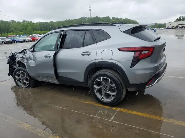 KL77LHE25RC222086 2024 CHEVROLET TRAX - Image 2