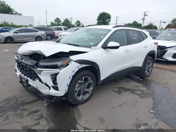 KL77LHE25RC226459 2024 CHEVROLET TRAX - Image 2