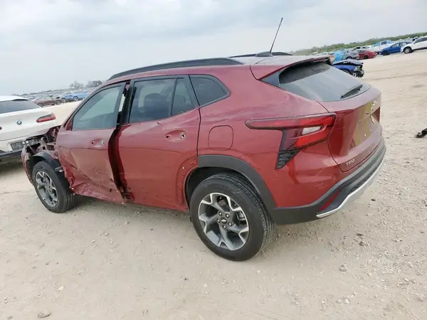 KL77LHE25RC246324 2024 CHEVROLET TRAX - Image 2