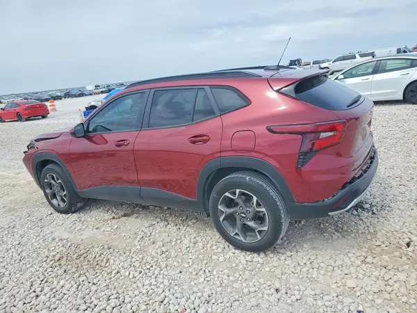 KL77LHE26RC002035 2024 CHEVROLET TRAX - Image 2