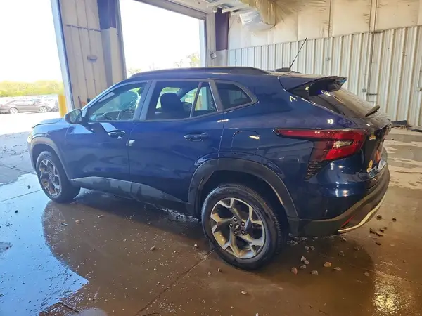 KL77LHE26RC004898 2024 CHEVROLET TRAX - Image 2