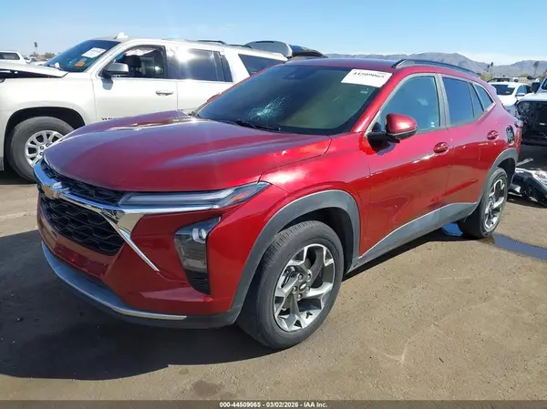 KL77LHE26RC010975 2024 CHEVROLET TRAX - Image 2