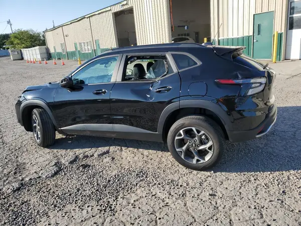 KL77LHE26RC025654 2024 CHEVROLET TRAX - Image 2