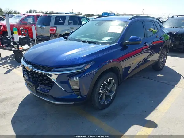 KL77LHE26RC029512 2024 CHEVROLET TRAX - Image 2
