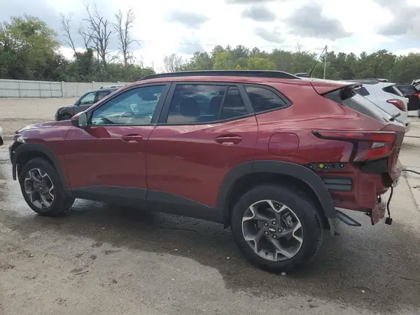 KL77LHE26RC046200 2024 CHEVROLET TRAX - Image 2