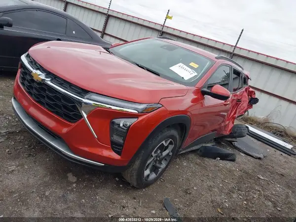 KL77LHE26RC069976 2024 CHEVROLET TRAX - Image 2