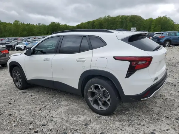 KL77LHE26RC076510 2024 CHEVROLET TRAX - Image 2