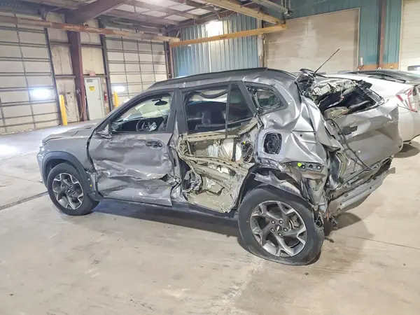 KL77LHE26RC086227 2024 CHEVROLET TRAX - Image 2