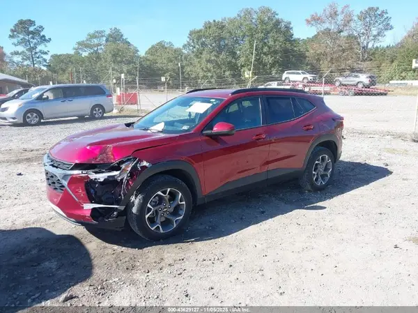KL77LHE26RC125513 2024 CHEVROLET TRAX - Image 2