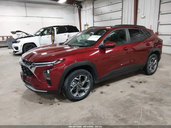 KL77LHE26RC129304 2024 CHEVROLET TRAX - Image 2