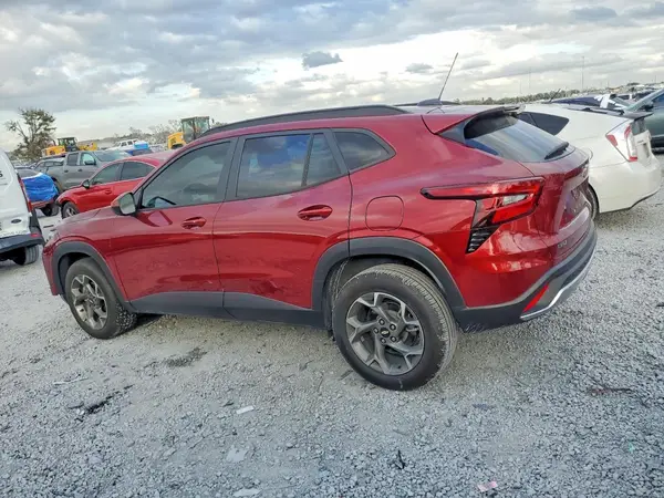 KL77LHE26RC139573 2024 CHEVROLET TRAX - Image 2