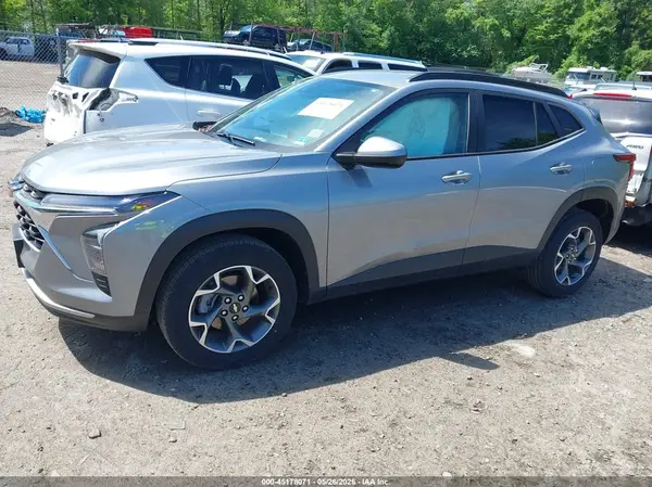 KL77LHE26RC143333 2024 CHEVROLET TRAX - Image 2