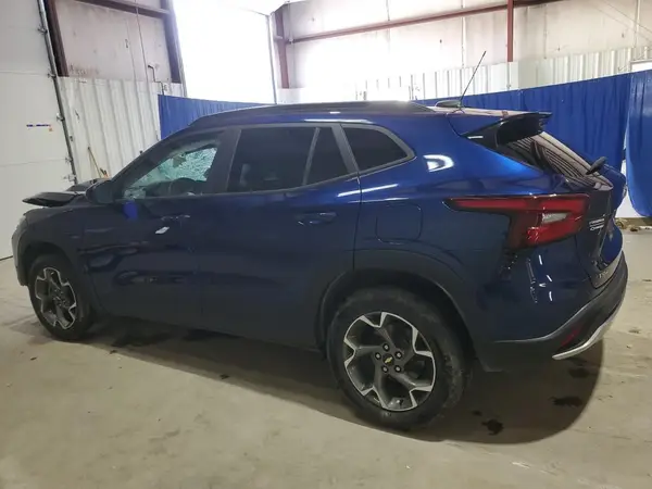 KL77LHE26RC159435 2024 CHEVROLET TRAX - Image 2