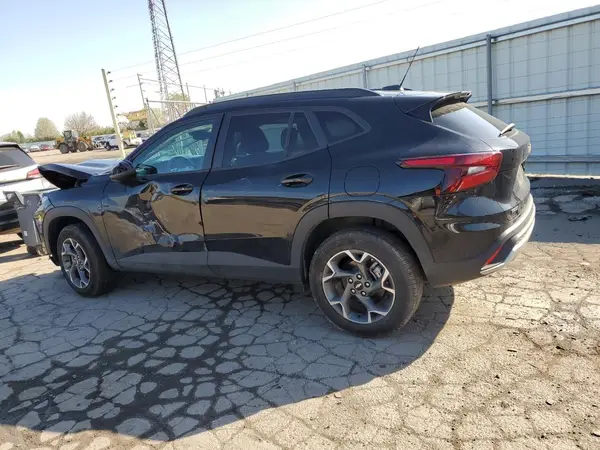 KL77LHE26RC160469 2024 CHEVROLET TRAX - Image 2