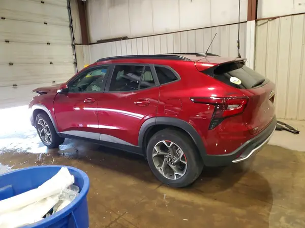 KL77LHE26RC172797 2024 CHEVROLET TRAX - Image 2