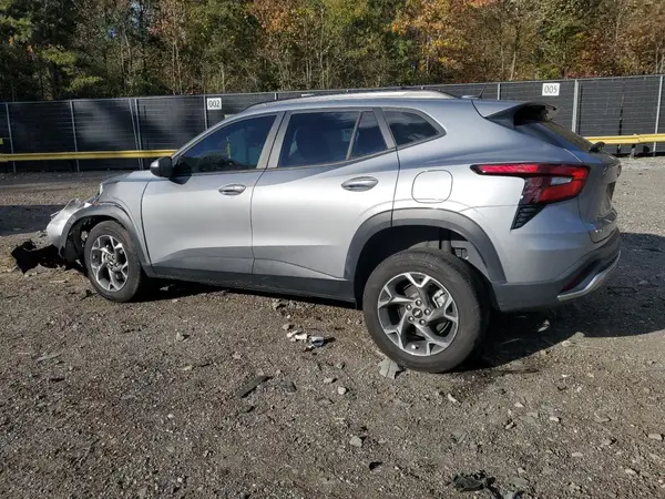 KL77LHE26RC179135 2024 CHEVROLET TRAX - Image 2