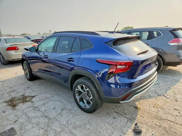 KL77LHE26RC206382 2024 CHEVROLET TRAX - Image 2