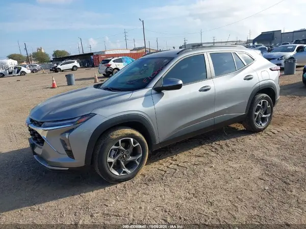 KL77LHE26RC212165 2024 CHEVROLET TRAX - Image 2