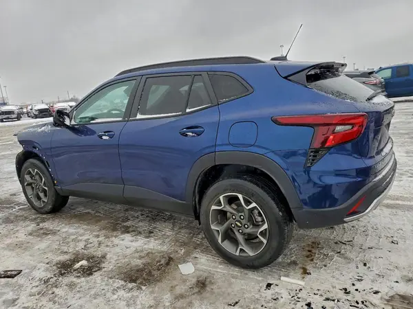 KL77LHE26RC212313 2024 CHEVROLET TRAX - Image 2