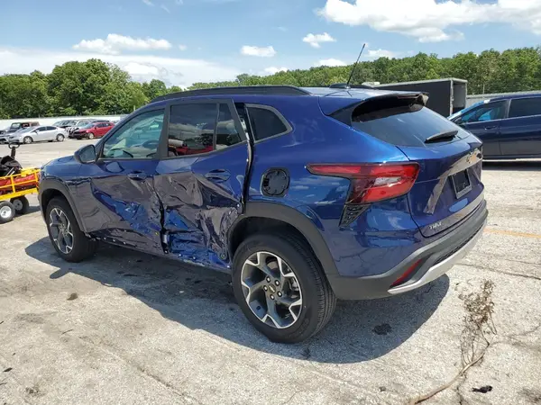 KL77LHE26RC226549 2024 CHEVROLET TRAX - Image 2