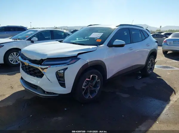 KL77LHE26RC227085 2024 CHEVROLET TRAX - Image 2