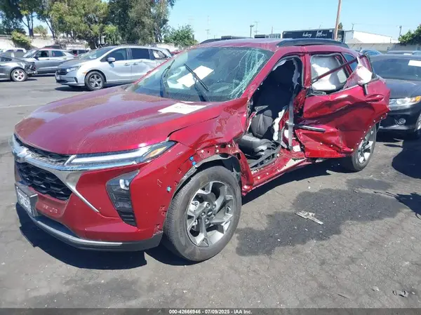 KL77LHE26RC236028 2024 CHEVROLET TRAX - Image 2